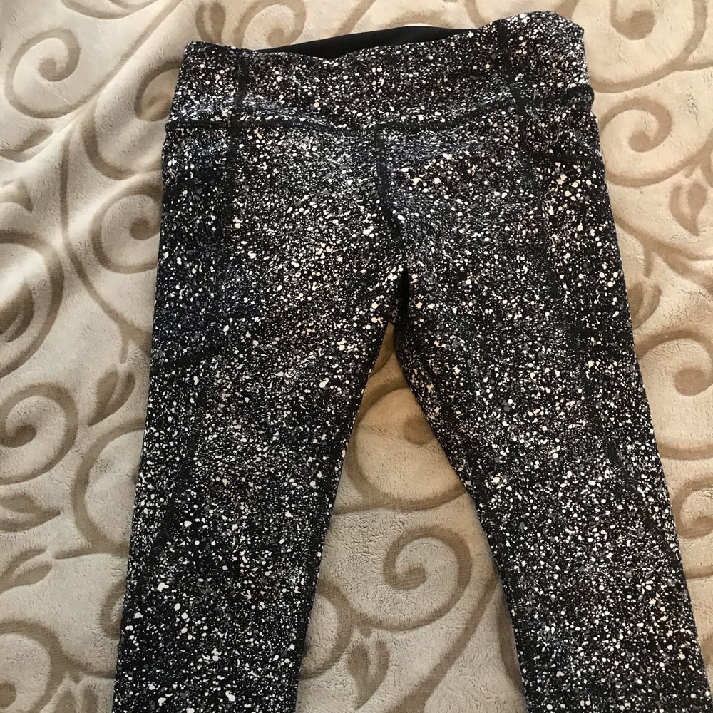 🤩Lululemon Capris & Bag | Cool Black & White 🤩